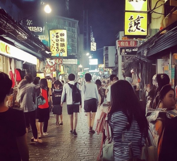 美食与历史的交融，记东营美食城的发展与传承